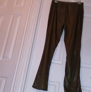 Women pants with an elastic waist